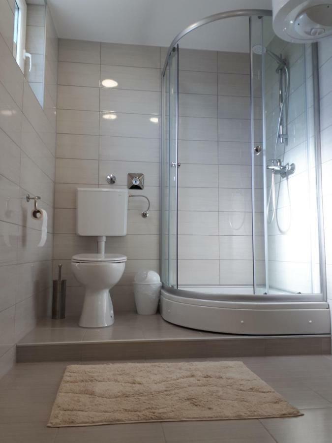 Apartman Skribulja Zupanja Esterno foto