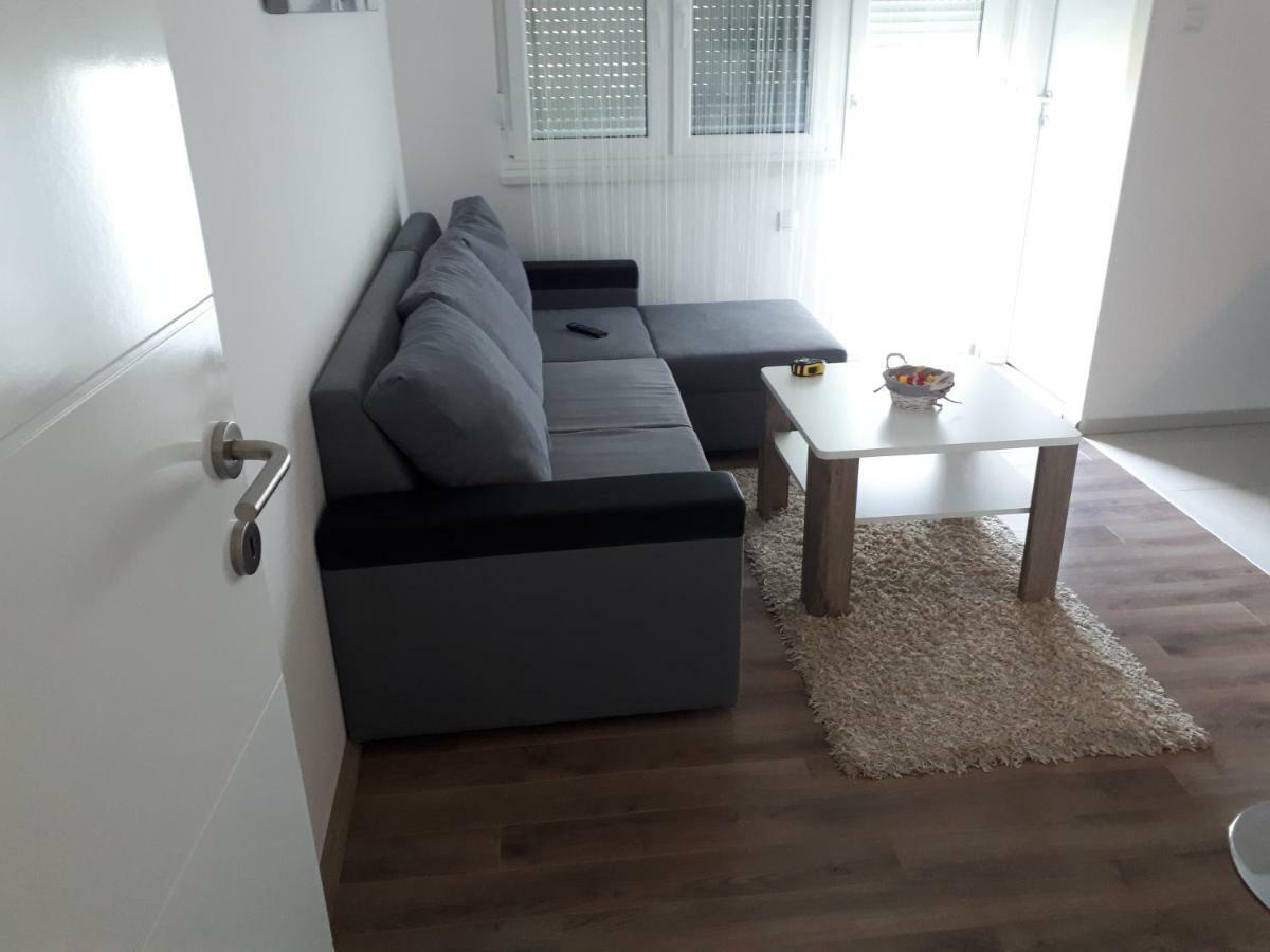 Apartman Skribulja Zupanja Esterno foto